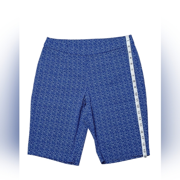 Briggs Petite Size 8 Blue And White Patterned Shorts - Picture 6 of 6